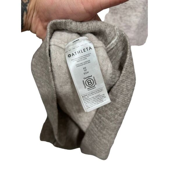 Athleta Westlake Gray Cardigan Sweater Wool Blend Button Front XS Athleisure - Picture 9 of 13